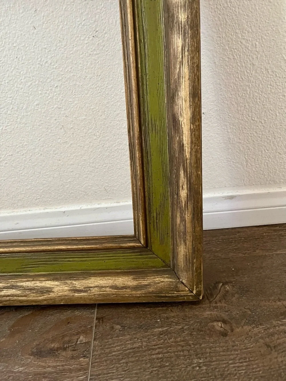 Decorative Wooden Picture Frame in Green and Brown - Unbranded 20/24 Inches